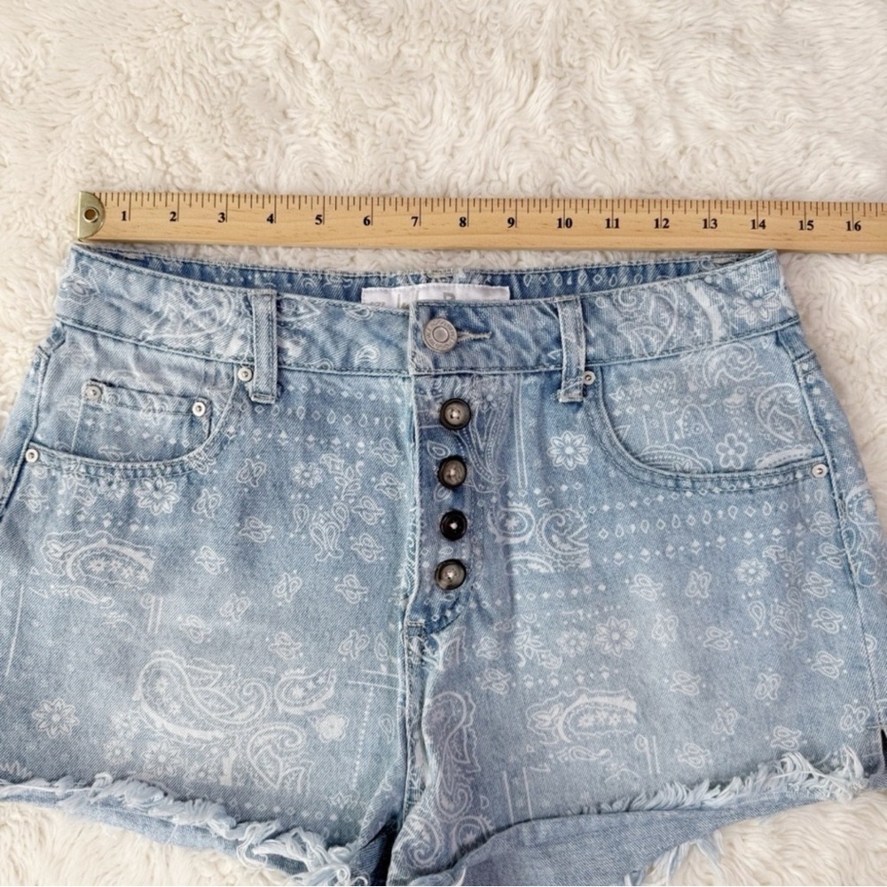 Indigo Rein Women Blue Paisley Print Denim Shorts US29 Boho Western Cowboy - Picture 3 of 5